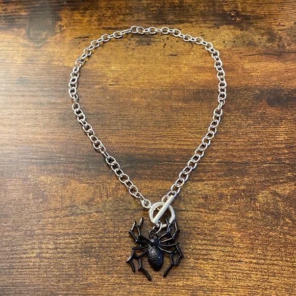 Black widow necklace - Picture 2 of 4